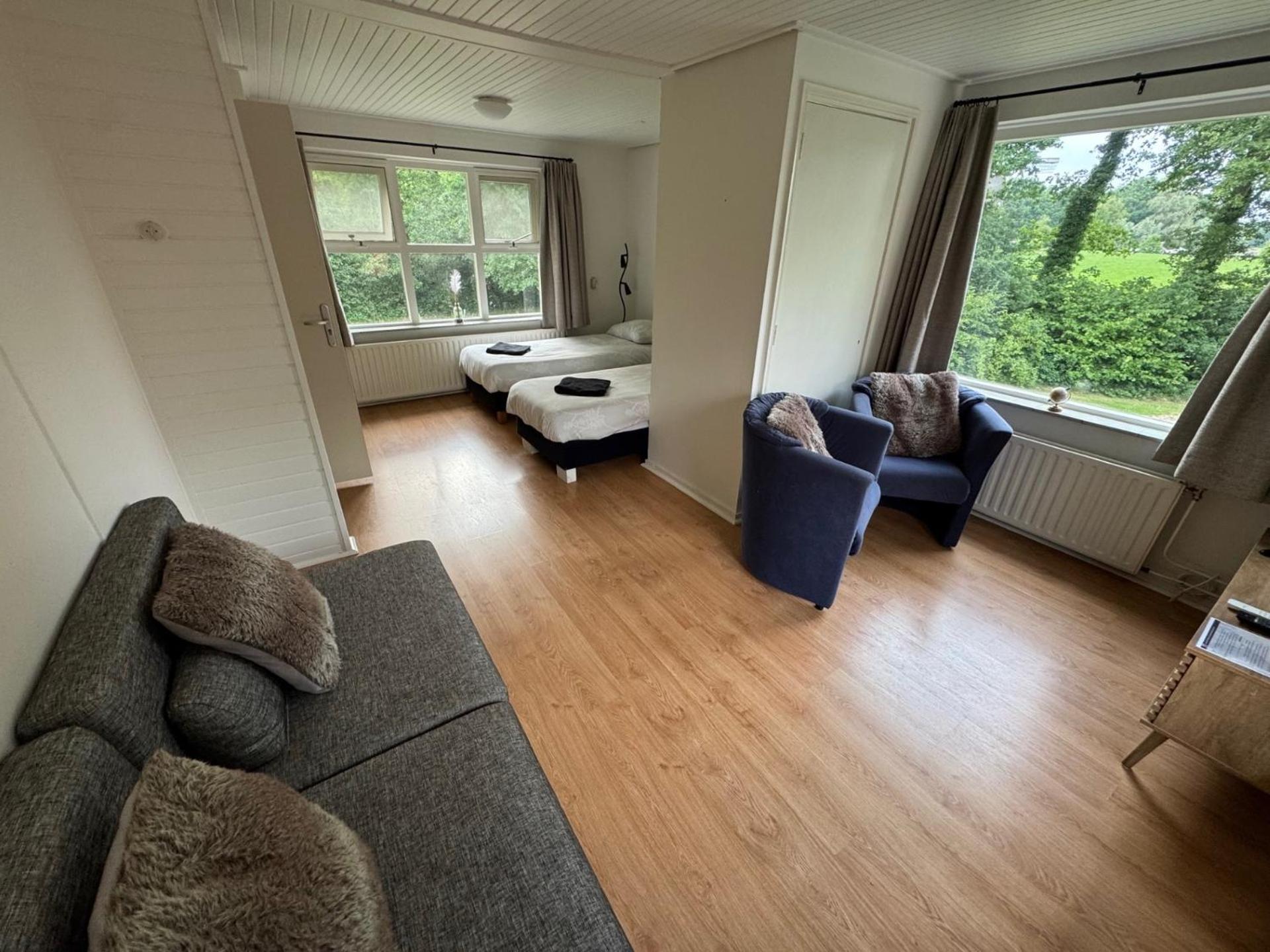 B&B Zwiep โลเคม ภายนอก รูปภาพ